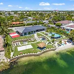 Wonderlake Infinity Pool Resort L66