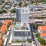 Prime Location 3 Bed Gem Near Brickell With Parking