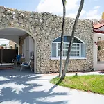 Relax And Unwind In Little Havana