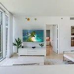 Icon Brickell Miami- 2 Bedroom Condo With City And Water Views!