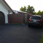 Cozy Camper - Free Parking
