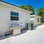 Modern Miami Unit 1 - Close To South Beach & Airport