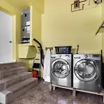 Spacious 3 Bedroom Home With Oversized Pool & Backyard
