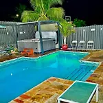 Luxury Pool Home Hard Rock Stadium 5 Mins Away