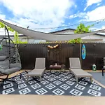 New 2Bedroom 2Bath House With Private Backyard & Jacuzzi