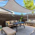 New 2Bedroom 2Bath House With Private Backyard & Jacuzzi
