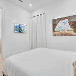 New Bali Resort Style Villa With Vast Pool & Jacuzzi And Outdoor Grilling