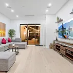 New Bali Resort Style Villa With Vast Pool & Jacuzzi And Outdoor Grilling
