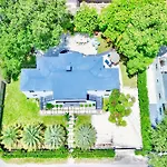 3 Seasons At The Carrington 3 Separate 2 Bedroom 1 Bathroom Apartments And A 3 Bedroom 2 Bathroom Villa