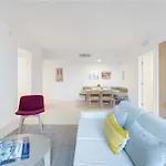 Modern Apartment 2Br-2Bth- Pool & Gym