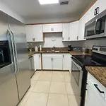 Cozy And Super Location 2 Bedroom -1