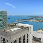 Chic Downtown - City Views Gym & Pool