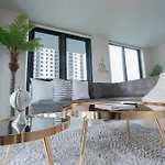 Tulum Oasis - Rooftop Pool & Cabanas In The Miami World Center