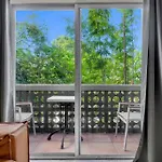 Pristine East Little Havana Suites - One Free Parking