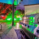 Luxe Villa 5Br I Pool Jacuzzi Fire Pit Piano