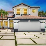 Luxe Villa 5Br I Pool Jacuzzi Fire Pit Piano