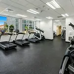 Stylish 1Br Apt With Ocean And City View,Pool,Parking