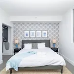 King Bed Brand New Oasis Minutes To Brickell