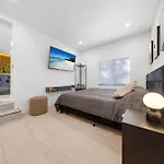 New Design Dist Gem Pool,Hottub,Minigolf,Nespresso