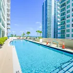 Luxurious 3Br Condo With Pool In Brickell