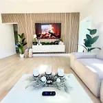 Casamia Only 10 Min To Wynwood With New Pool, Bikes, Parking And Privacy