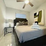 5 Bedroom Home Location & Charm