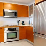 Spacious Condo W Style And Chill