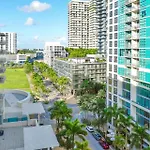Spacious Condo W Style And Chill