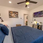 Queens Cozy Condo Near Downtown Airport