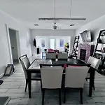 Cozy Room In A Quiet Home