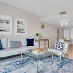 High Floor Icon Brickell Bay & Pool View 5 Star Spa