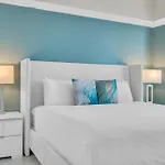 High Floor Icon Brickell Bay & Pool View 5 Star Spa