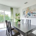 Spacious And Serene Miami Home Walk To Metrorail!
