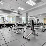 Skyline Water View 2Br Apartment Free Parking