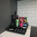 New Luxury Downtown Apartment - Gym Pool Workspace