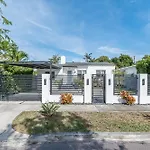 Casa Belle 3Bdden, Pool, Sleeps 9 Near Brickell