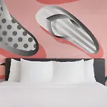 Kompose Boutique Miami Airport