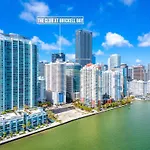 Upscale Brickell 3 Bedroom With Water Views And Free Parking