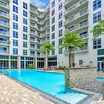 Sunny 1Br Unit With Free Parking Prime Location