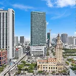 X-Lounge - High-Rise With Rooftop Pool & Panoramic City Views