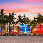 Modern Apartment In Miami