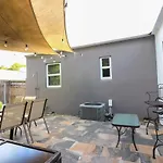 Rustic Modern Retreat - 4Br Open Concept