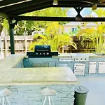 Tropical Paradise 3Br Oasis With Heated Pool And Summer Kitchen