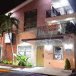 Carl\'S El Padre Motel