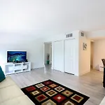 Large Apartment In Coconut Grove With Marina Views