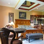 Estancia Hotel