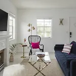 Colorful 2Br In Miami River Inn