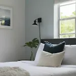 Colorful 2Br In Miami River Inn