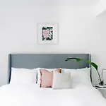 Lovely 2Br In Miami River Inn By Sonder