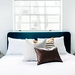 Airy 2Br In Miami River Inn By Sonder